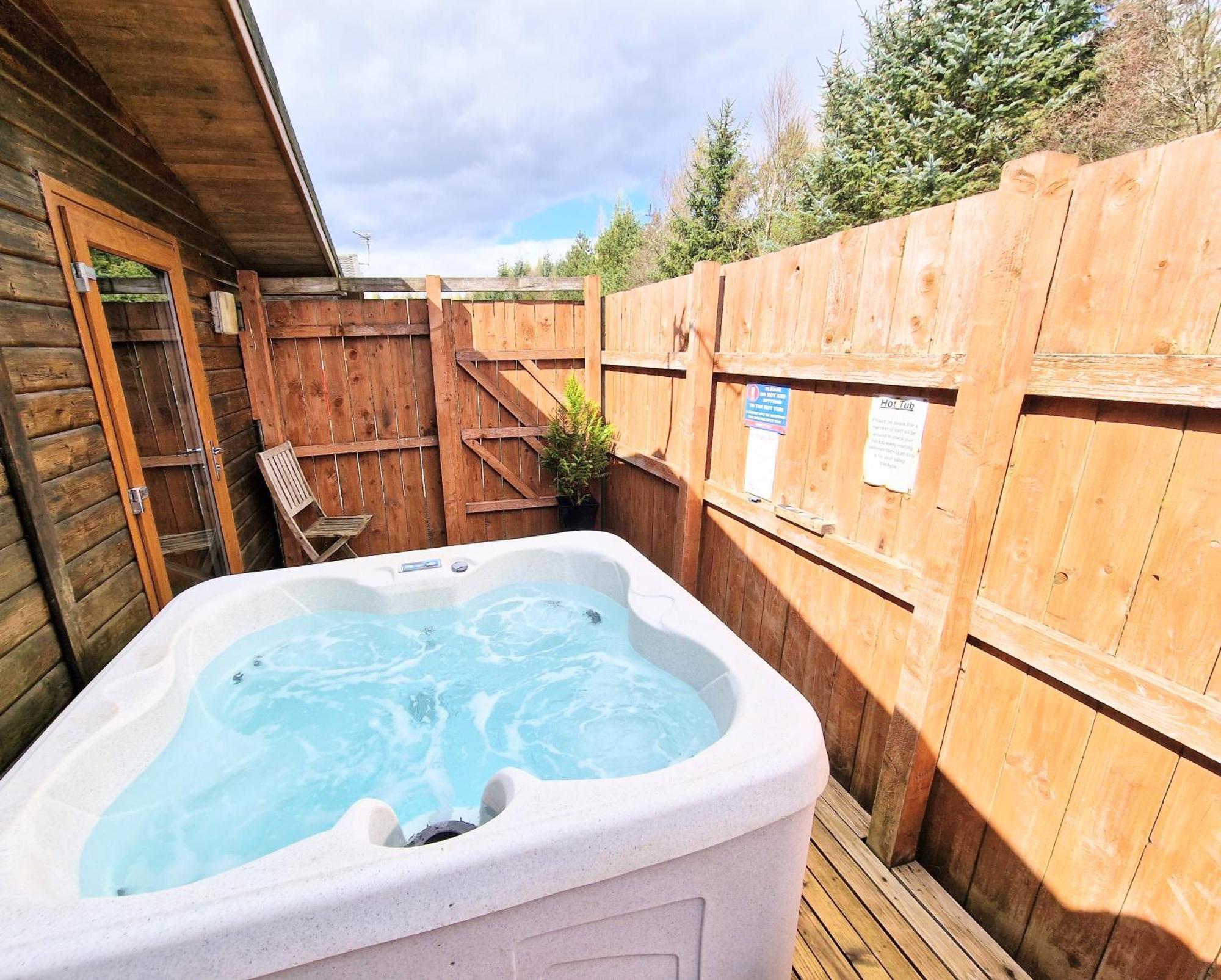Lomond 4 With Private Hot Tub - Fife - Loch Leven - Lomond Hills Villa Kelty Exteriör bild